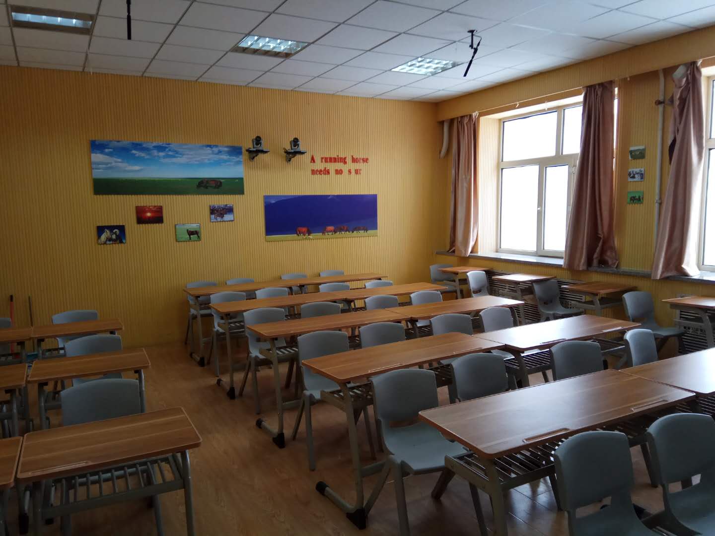 外国语学院招生简章照片3.jpg