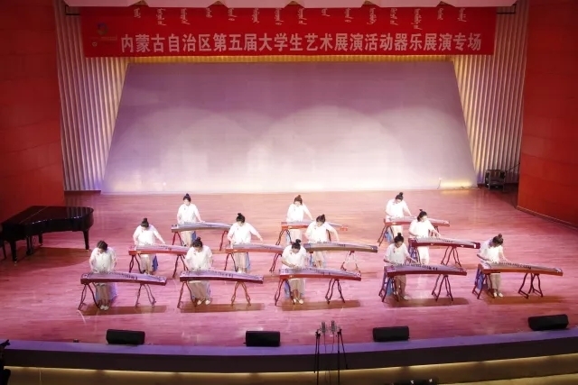 展演古筝合奏一等奖.jpg